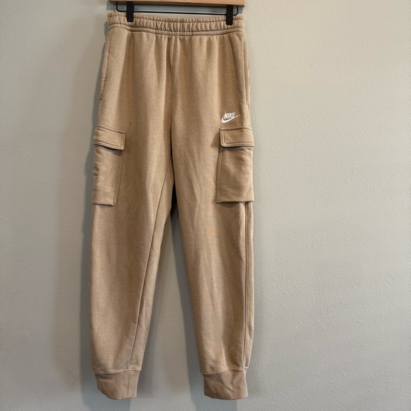 Nike Tan Club Fleece Cargo Joggers Sweatpants S - Picture 1 of 4